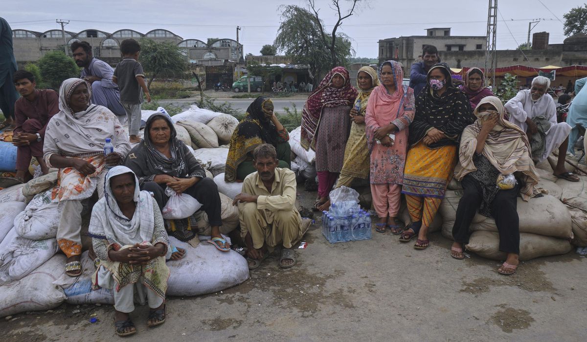 As floods devastate Punjab, Pakistani rescuers use drones to help evacuate thousands