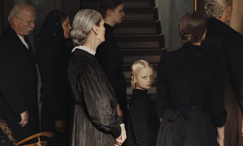 Wake Us Up from Dreamy ‘Sound of Falling’